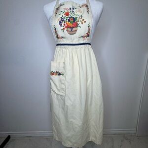 Floral Embroidered Apron with Pocket